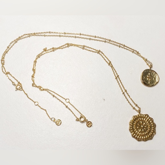 Gorjana Set of 2 Stackable Necklaces Medallion Necklace + Compass Necklace - Picture 2 of 12